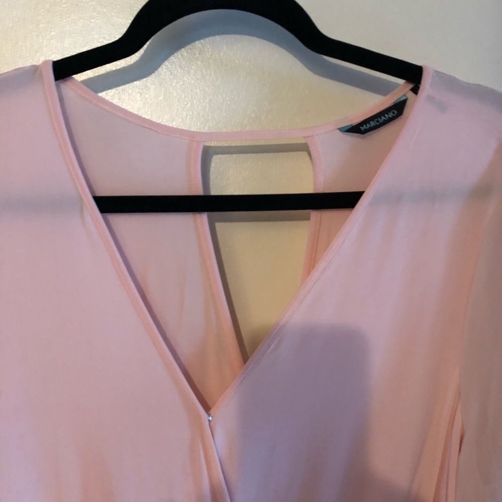 Women’s beautiful Marciano silver pink top size xs